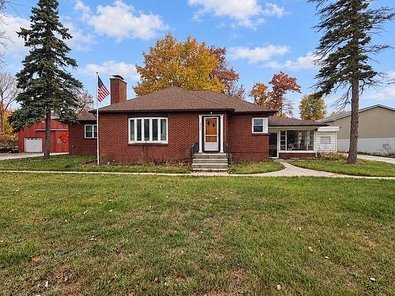 2nd image of 2554 S Huron Rd