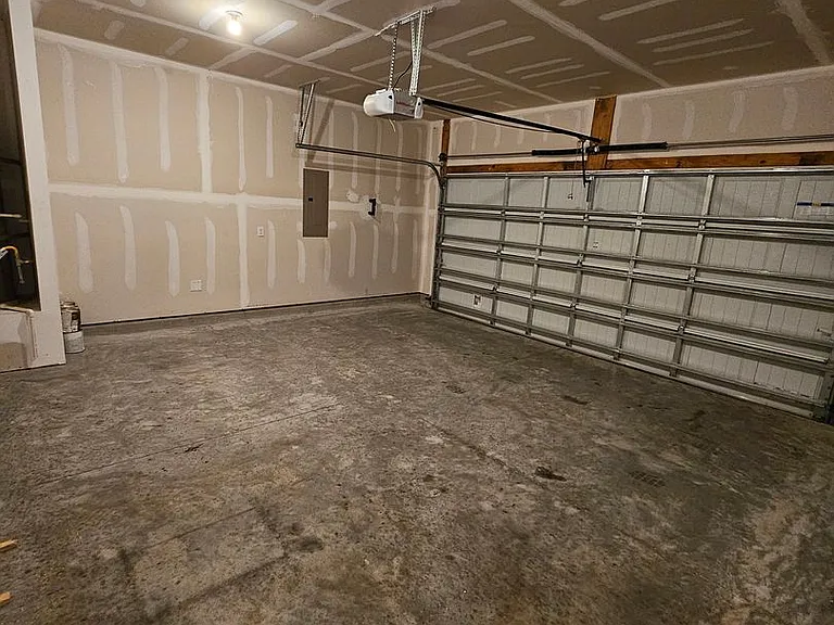 1921 Zonny Moss Dr — Photo 27