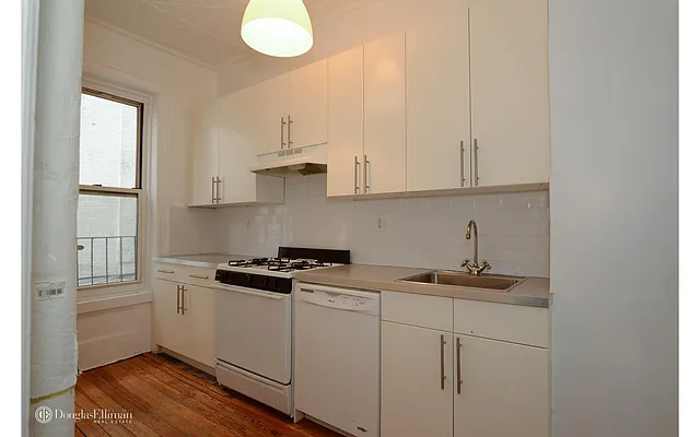 Rented by Douglas Elliman | media 17