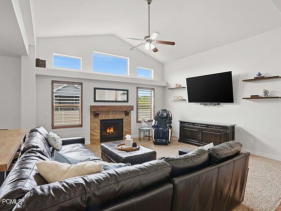 5th image of 121 W Misty Brook Ln