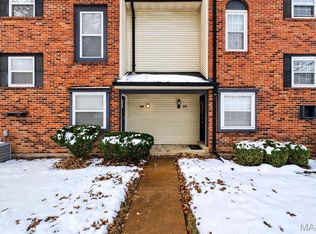 96 Conway Cove Dr, Chesterfield, MO 63017