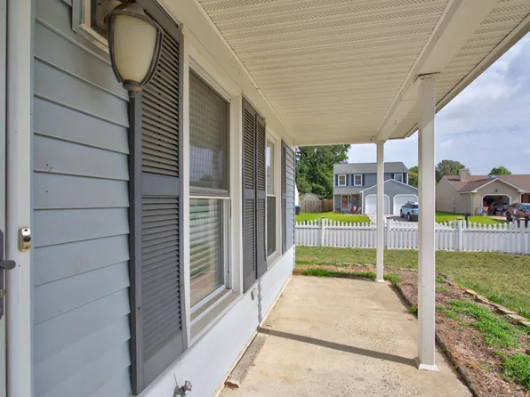 1901 Stillwood Ln, Virginia Beach, VA 23456