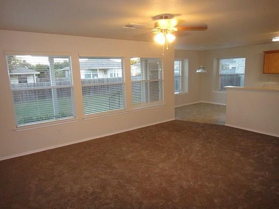 3rd image of 1104 Barclay Dr