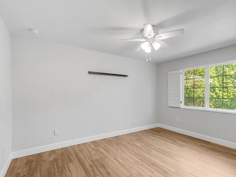 808 E Cavalier Dr — Photo 14