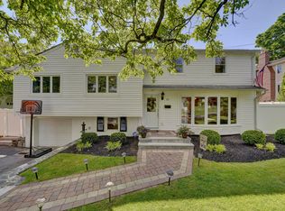 13 Edgewood Rd, Hartsdale, NY 10530