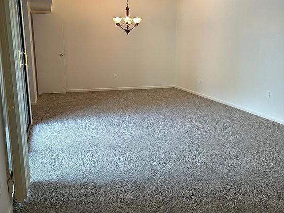 3rd image of 3021 Aronimink Pl