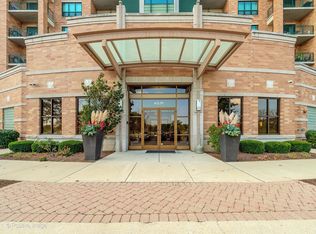 6420 Double Eagle Dr UNIT 808, Woodridge, IL 60517