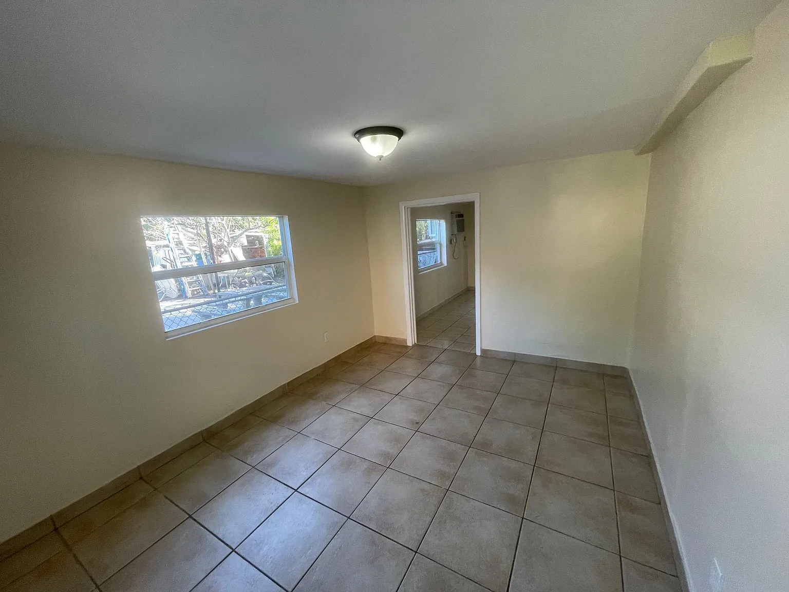 2916 NW 31st St — Photo 3