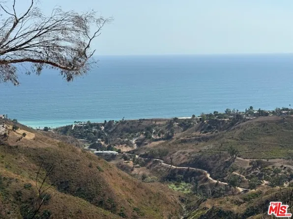 2677 Rambla Pacifico St, Malibu, CA 90265