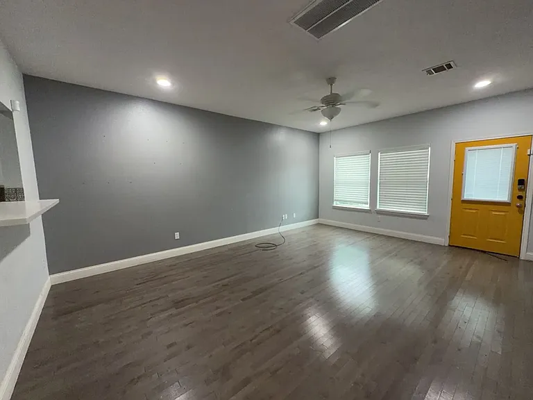 1828 Fletcher St — Photo 6