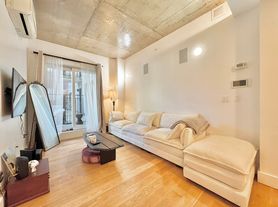 152 Manhattan Ave