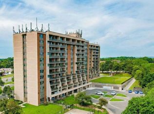2929 Aquitaine Ave #812, Mississauga, ON L5N 2C7