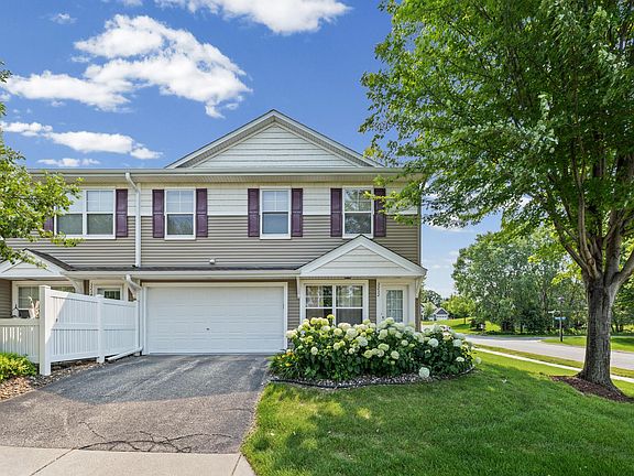 3rd image of 3232 Oak View Dr