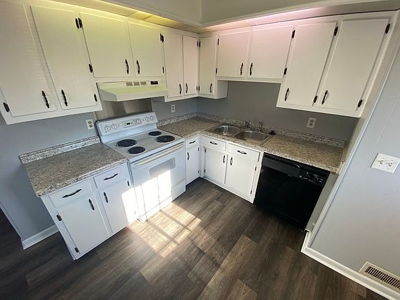 2nd image of 135 Quita Cir APT B