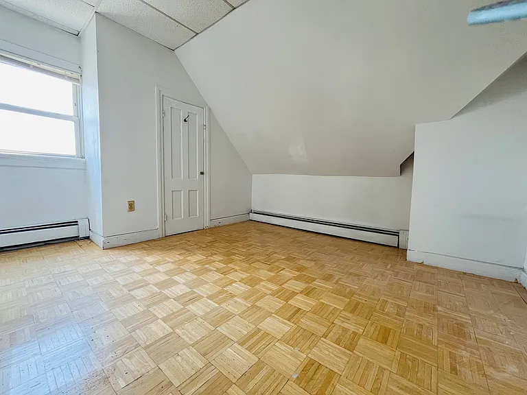 160 Penn St #3 — Photo 20