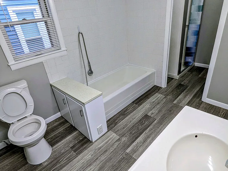 1014 Harrison Ave #1L — Photo 10