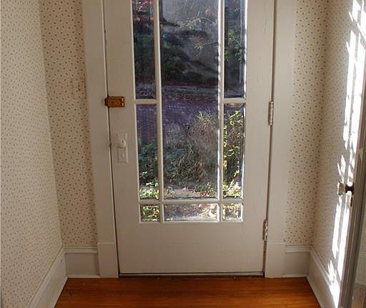 3rd image of 909 S Morgan St