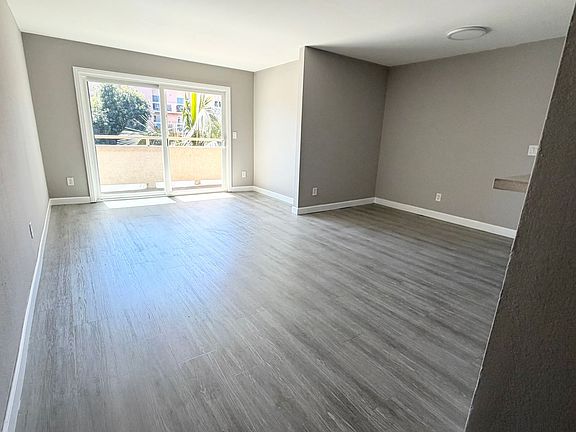 3rd image of 14689 Nordhoff St APT 103