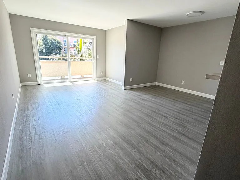14689 Nordhoff St — Photo 3
