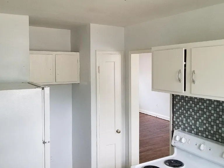 Westview Court — Photo 2