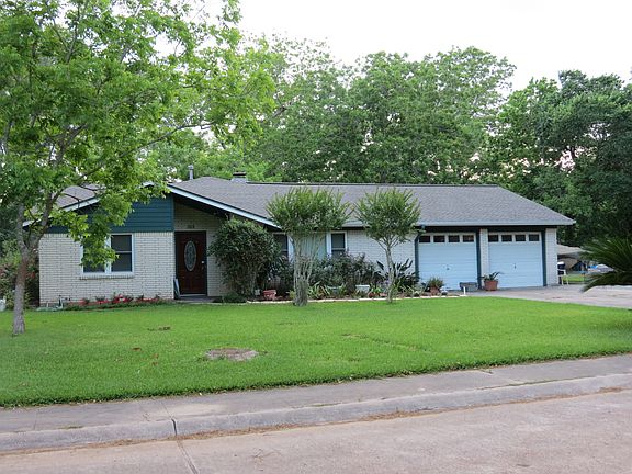 203 Oyster Bend