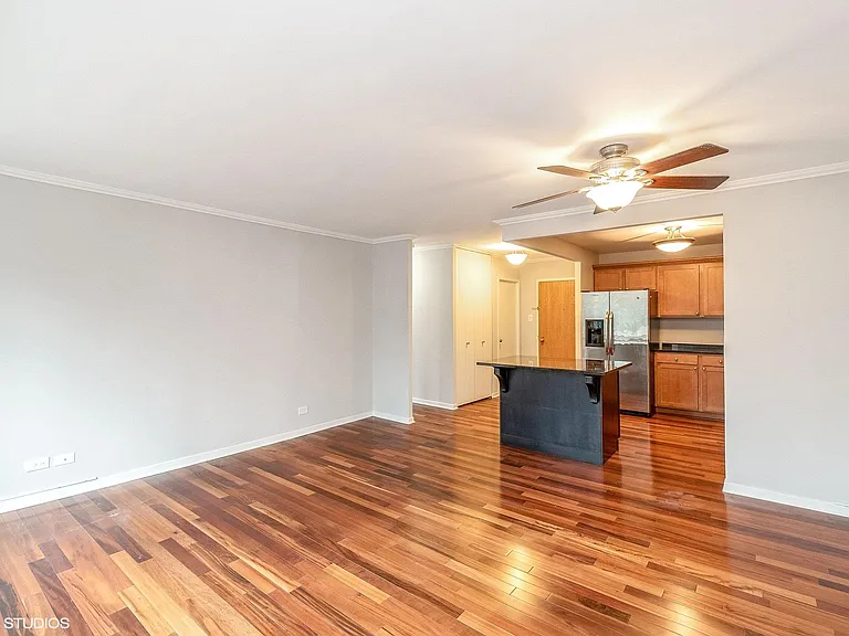 211 E Ohio St #1914 — Photo 7