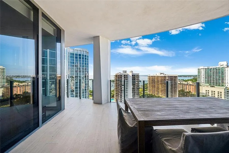 3 bed, 2.5 bath, 1281 sqft, $20,000 — Photo 4