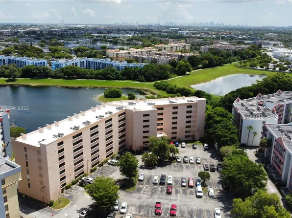 9688 Fontainebleau Blvd APT 504, Miami, FL 33172