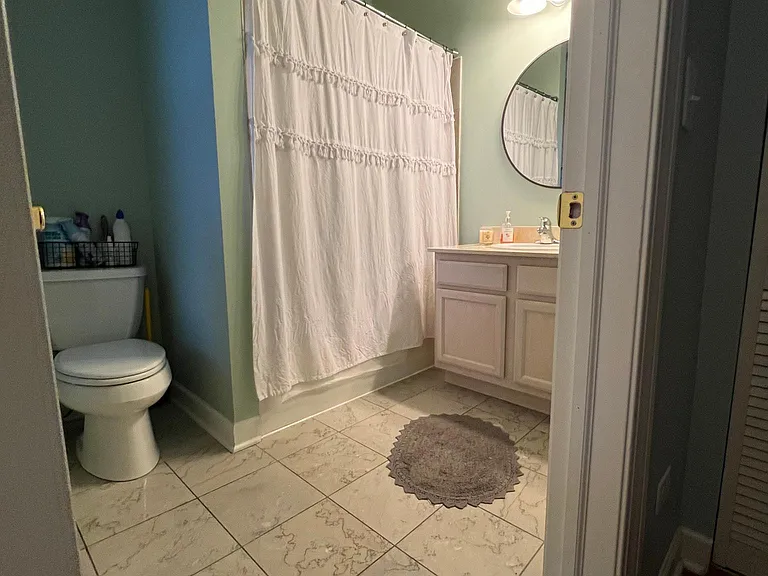 129 S Oakley Blvd #1 — Photo 8