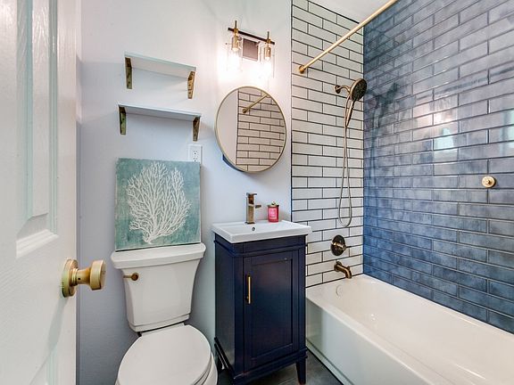 3rd image of 1106 Ridgeway Cir