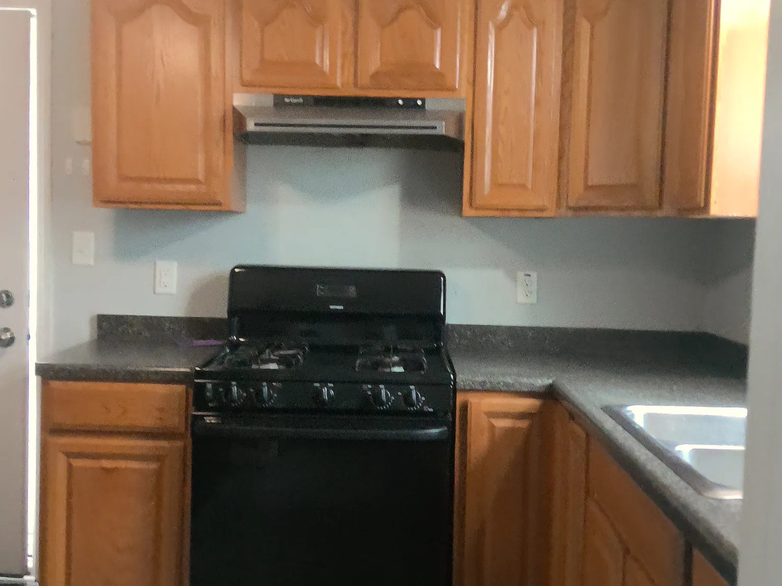 3 bed, 962 sqft, $1,800 — Photo 4