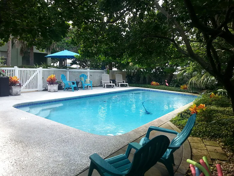 FANTASTIC POOL