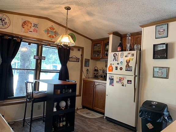 3rd image of 60 Boren Ave