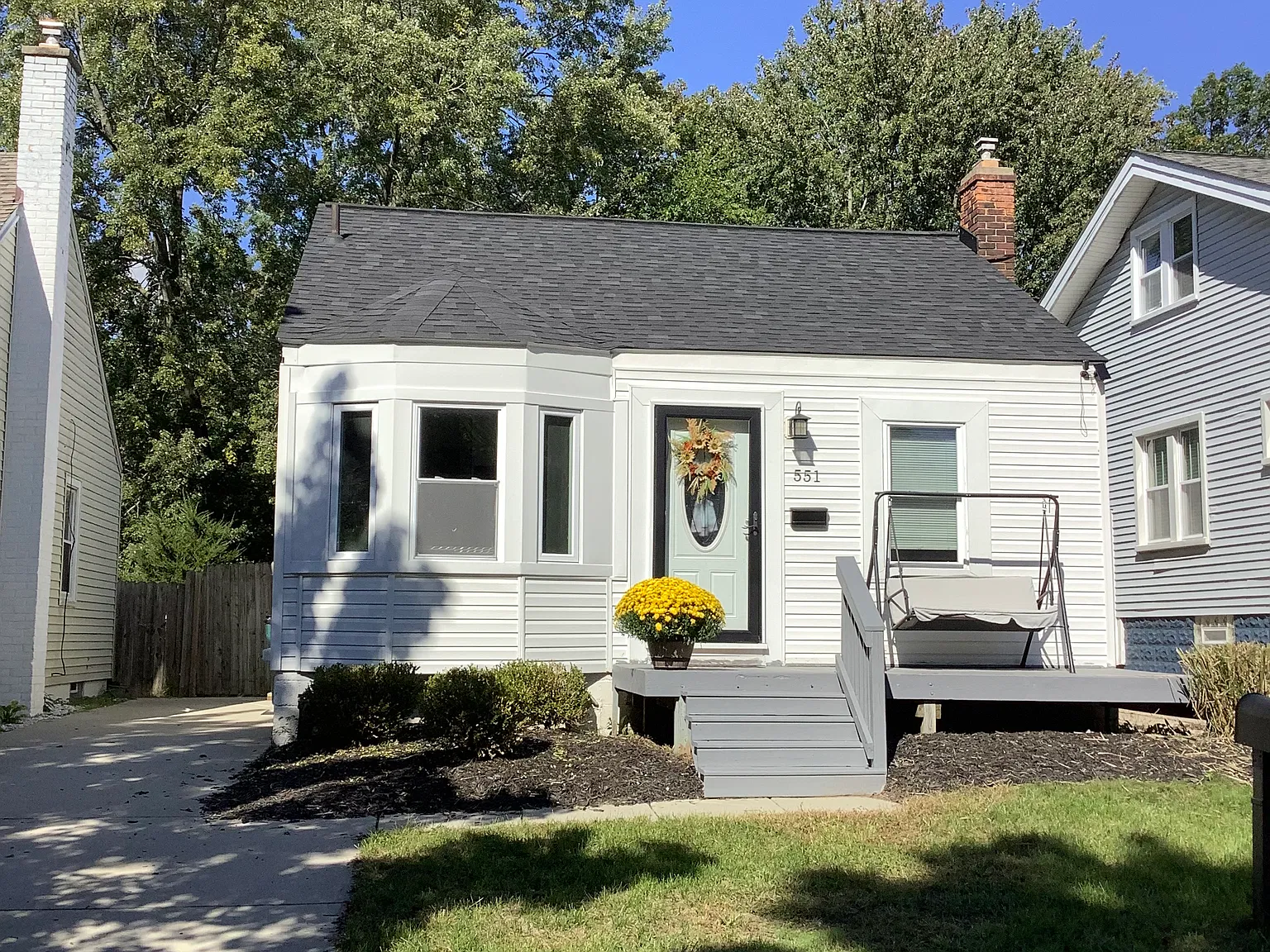 3 bed, 925 sqft, $2,050 — Photo 2