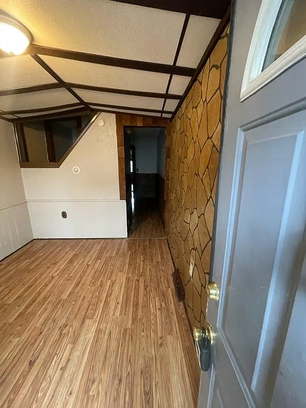 3 bed, 1100 sqft, $1,305 — Photo 3