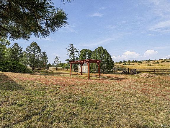 5th image of 6802 Hillside Way