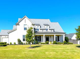 1195 Greenbrier Lakes Blvd N, Piperton, TN 38017