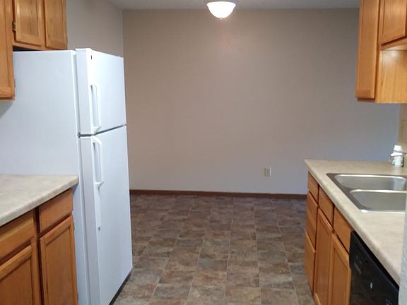 Kitchen and dining room view_09282020