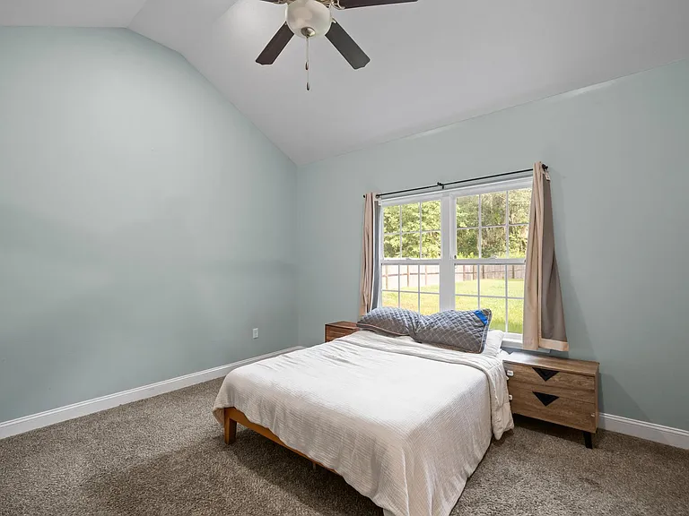 118 Clay St NE — Photo 18