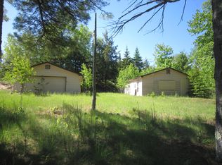 565N W Gulliver Lake Rd, Gulliver, MI 49840