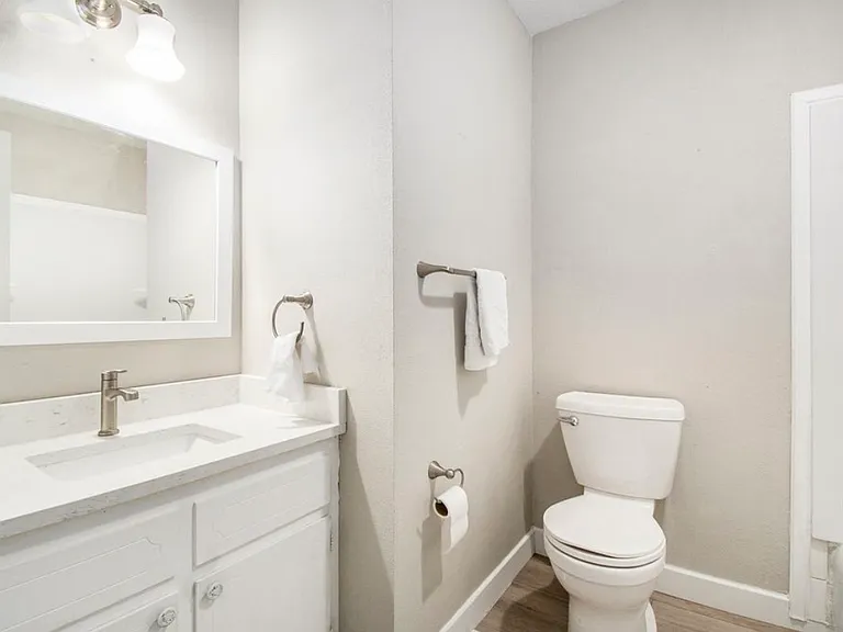 11601 S 37th St — Photo 5