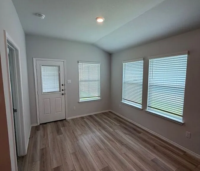 3716 Addison St — Photo 7