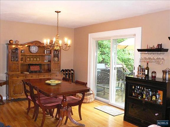 3rd image of 544 Bernita Dr