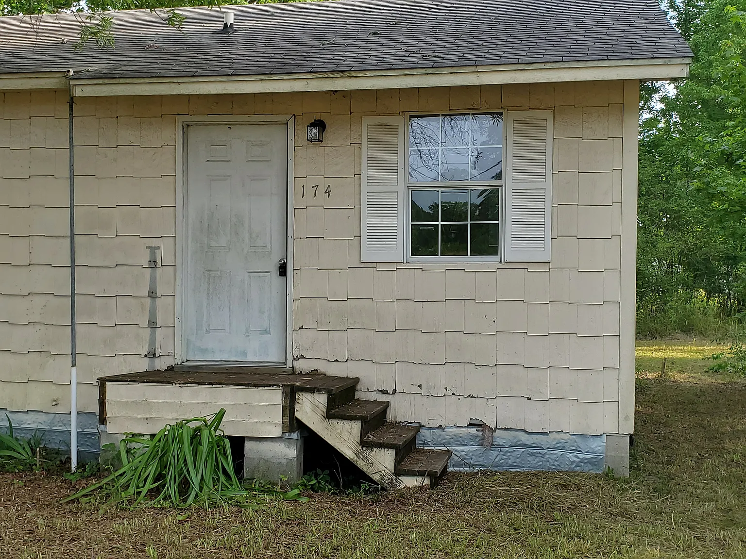 2 bed, 720 sqft, $550 — Photo 2