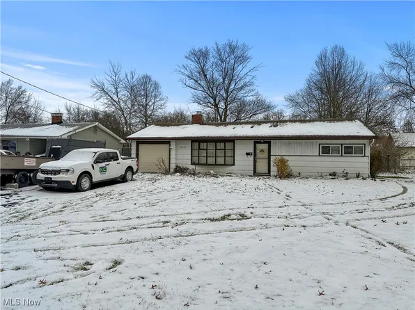 2451 Redgate Ln, Youngstown, OH 44511