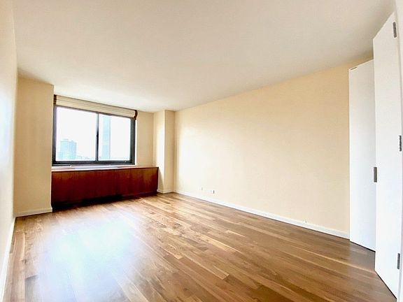 5th image of 515 E 72nd St #28BB