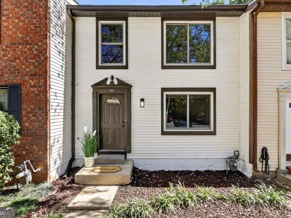 284 Roswell Commons Cir, Roswell, GA 30076