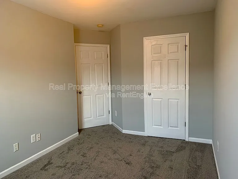330 Gilman Ln #101 — Photo 9