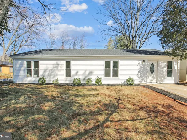 8325 Shady Spring Dr, Gaithersburg, MD 20877