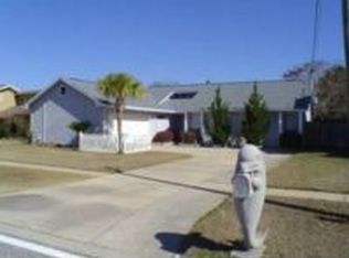 210 Destin Dr, Mary Esther, FL 32569